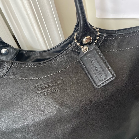 Coach Bleecker legacy Shoulder Bag EUC - Picture 2 of 11